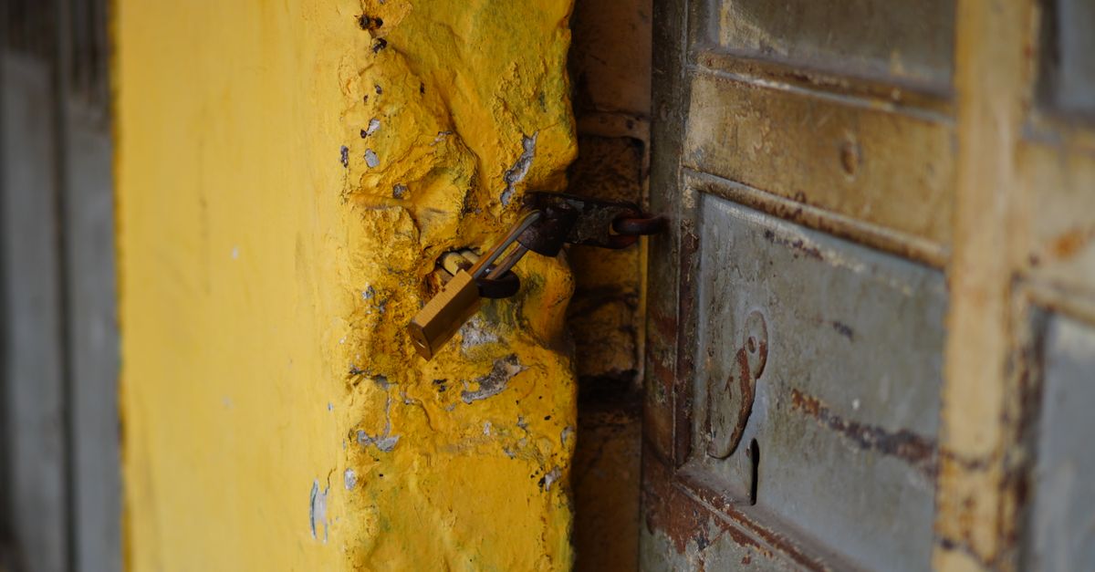 home security lock door — Florence Locksmiths